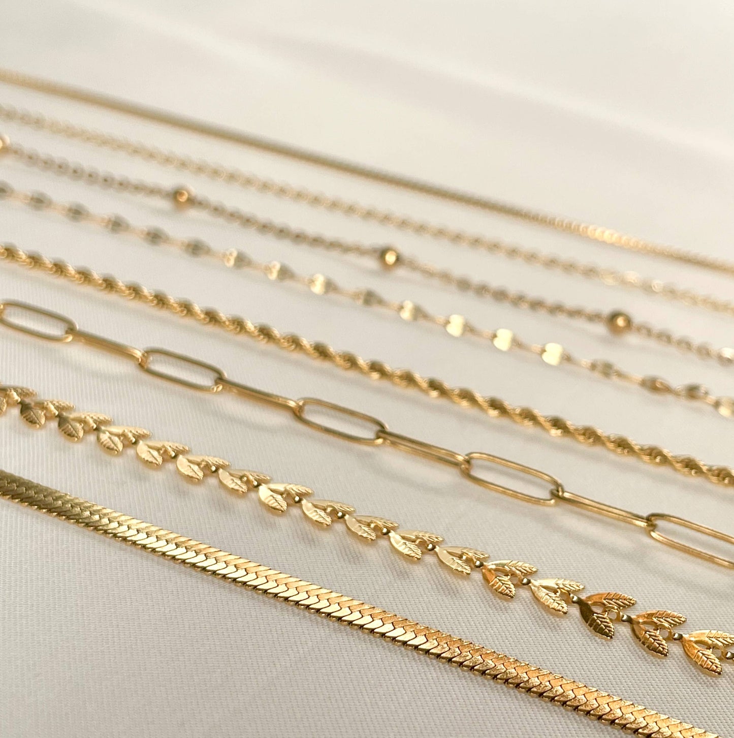 Colliers délicats en or - Chaînes plaquées PVD en or 18 carats